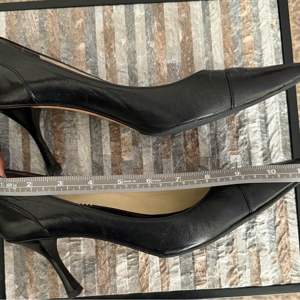 Gucci Elegant Black Leather 3 inch Heels - Picture 6 of 11